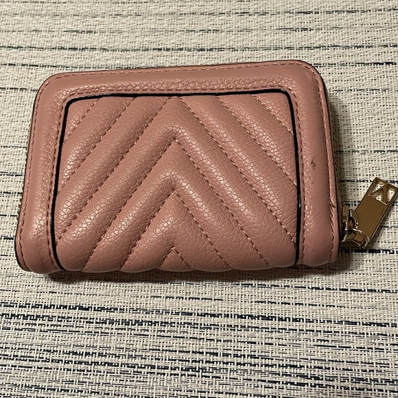 VICTORIA'S SECRET Small Wallet with Zip, Blush Pink, quilted V pattern - Picture 4 of 8